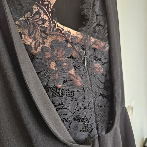 Romper with lace back - Picture 4 of 5